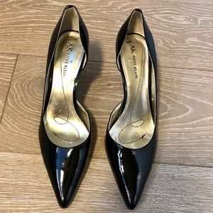 Anne Klein black pumps